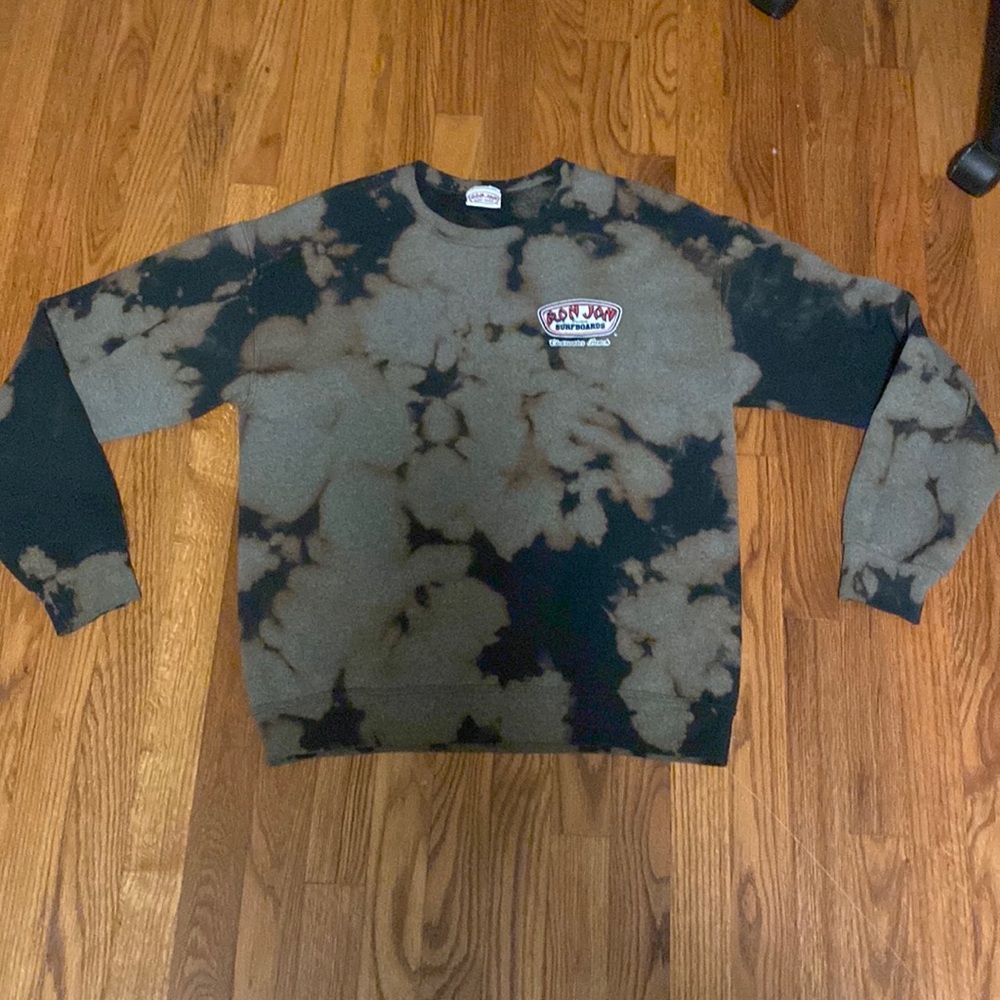 Bleach dyed Ron jon crew neck size m